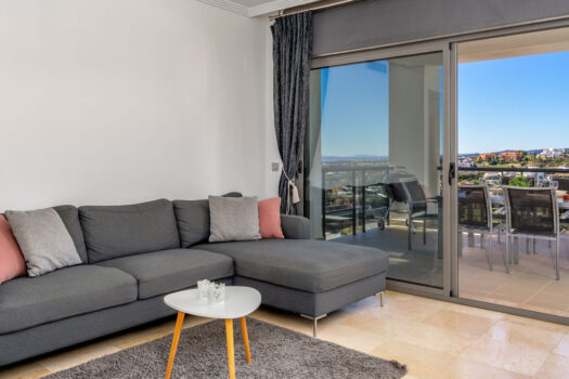 Dvoulůžkový byt na středním patře na prodej v Los Flamingos, Costa del Sol