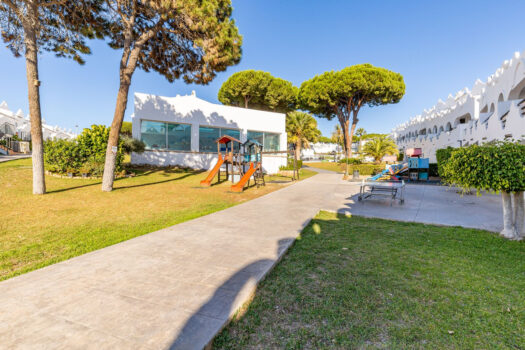 2 Bed Terraced Townhouse for sale in Reserva de Marbella, Costa del Sol