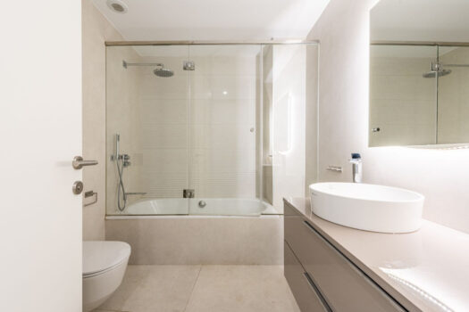 3 Bed Ground Floor Apartment for sale in Estepona, Costa del Sol