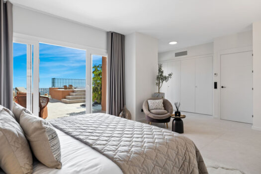 3 Bed roproperties.Penthouse Duplex Apartment for sale in Nueva Andalucia, Costa del Sol