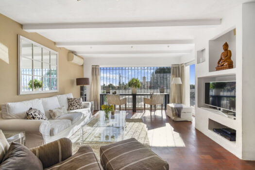 Samostatná vila – 4 ložnice – Nueva Andalucia