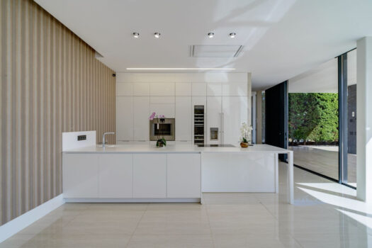 5 Bed Detached Villa for sale in Nueva Andalucia, Costa del Sol