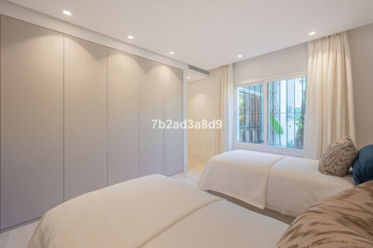 3 Bed Ground Floor Apartment for sale in The Golden Mile, Costa del Sol