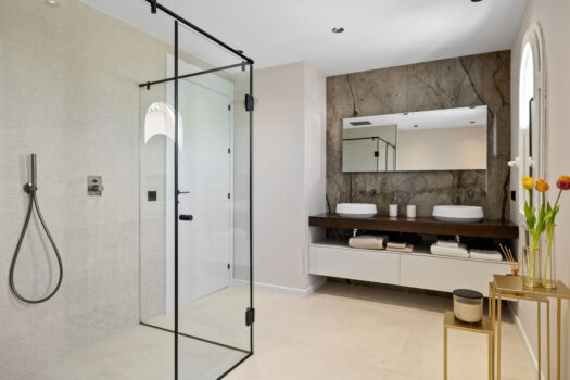 3 Bed roproperties.Penthouse Duplex Apartment for sale in Nueva Andalucia, Costa del Sol