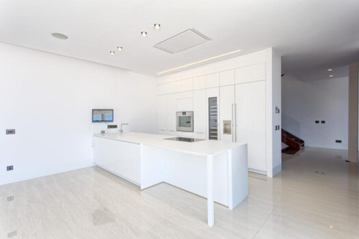 5 Bed Detached Villa for sale in Nueva Andalucia, Costa del Sol