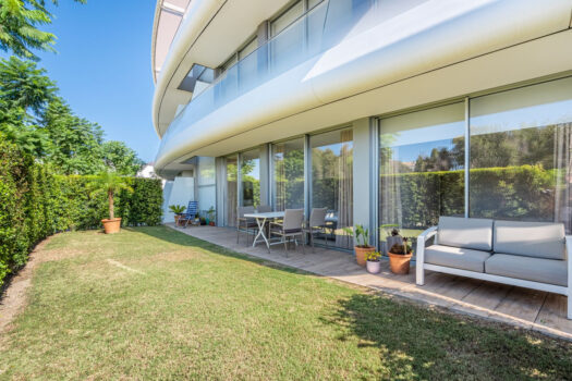 3 Bed Ground Floor Apartment for sale in Estepona, Costa del Sol