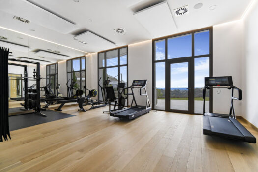 2 Bed Penthouse Apartment for sale in Benahavis, Costa del Sol