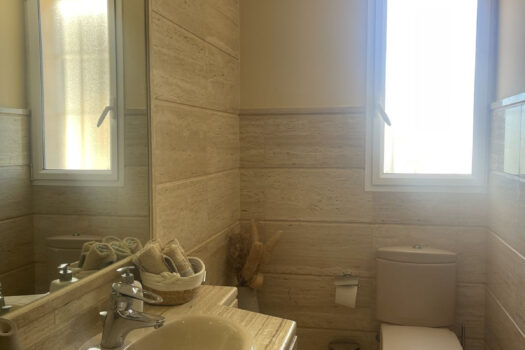 2 Bed Ground Floor Apartment for sale in Nueva Andalucia, Costa del Sol