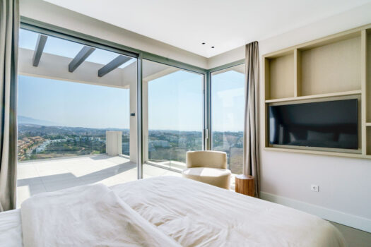 5 Bed Detached Villa for sale in Estepona, Costa del Sol