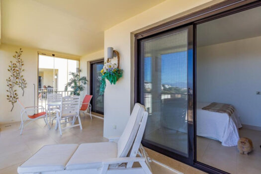 2 Bed Middle Floor Apartment for sale in Altos de los Monteros, Costa del Sol