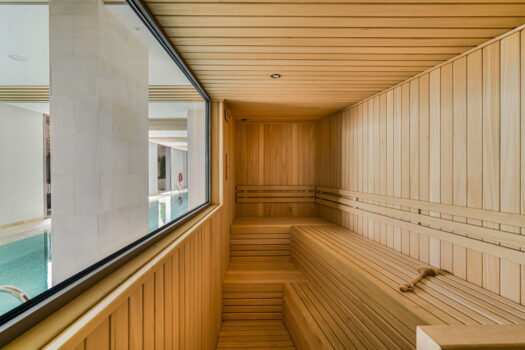 2 Bed Penthouse Apartment for sale in Benahavis, Costa del Sol