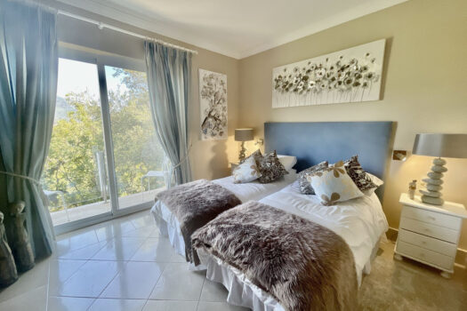 5 Bed Detached Villa for sale in Istan, Costa del Sol