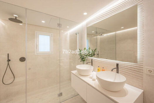 3 Bed Ground Floor Apartment for sale in The Golden Mile, Costa del Sol