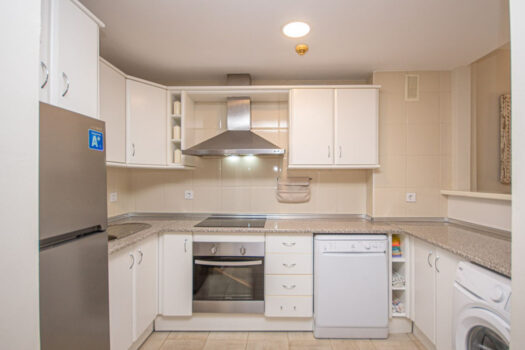 2 Bed Middle Floor Apartment for sale in Elviria, Costa del Sol