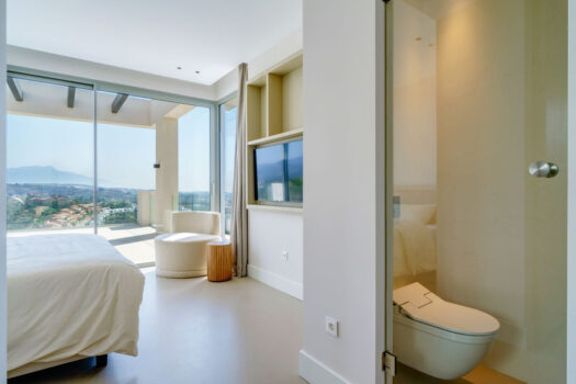 5 Bed Detached Villa for sale in Estepona, Costa del Sol