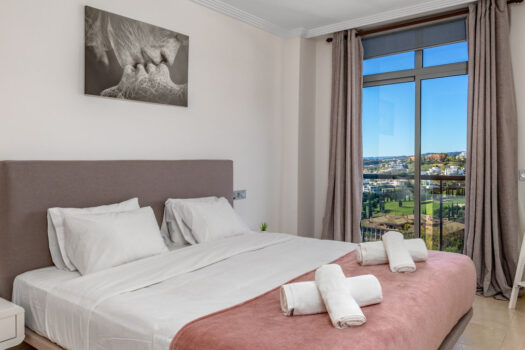 Dvoulůžkový byt na středním patře na prodej v Los Flamingos, Costa del Sol