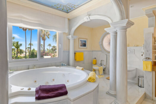 6 Bed Detached Villa for sale in Nueva Andalucia, Costa del Sol