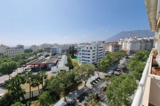 3 Bed Middle Floor Apartment for sale in Marbella, Costa del Sol