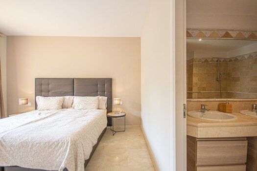 2 Bed Middle Floor Apartment for sale in Elviria, Costa del Sol