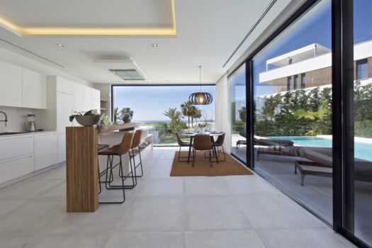 5 Bed Detached Villa for sale in Benahavis, Costa del Sol