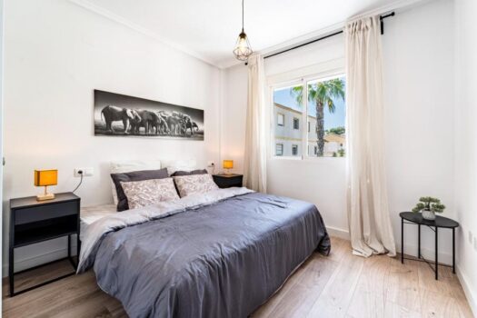 Bungalov v horním patře se soukromou střešní terasou