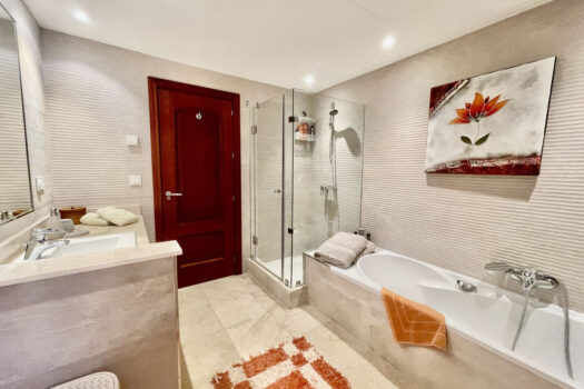 5 Bed Detached Villa for sale in Istan, Costa del Sol