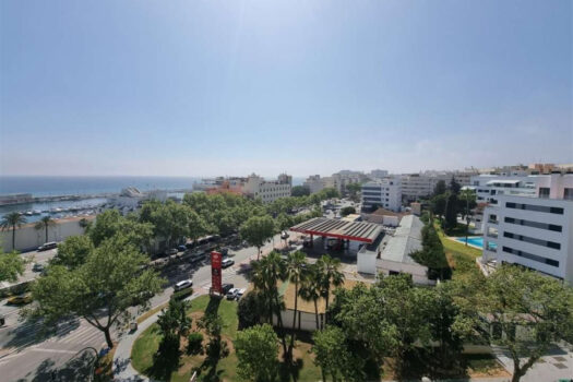 3 Bed Middle Floor Apartment for sale in Marbella, Costa del Sol