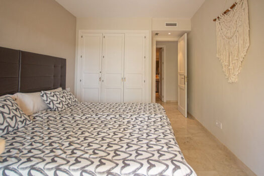 2 Bed Middle Floor Apartment for sale in Elviria, Costa del Sol