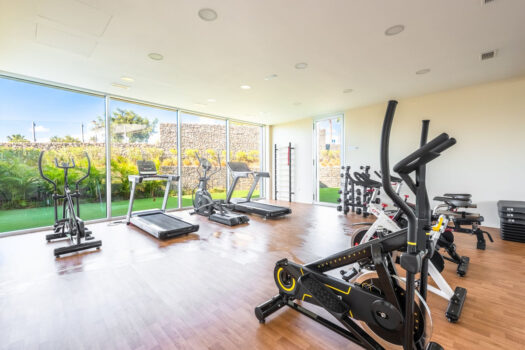 3 Bed Ground Floor Apartment for sale in Estepona, Costa del Sol