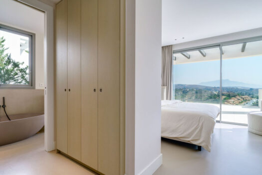 5 Bed Detached Villa for sale in Estepona, Costa del Sol