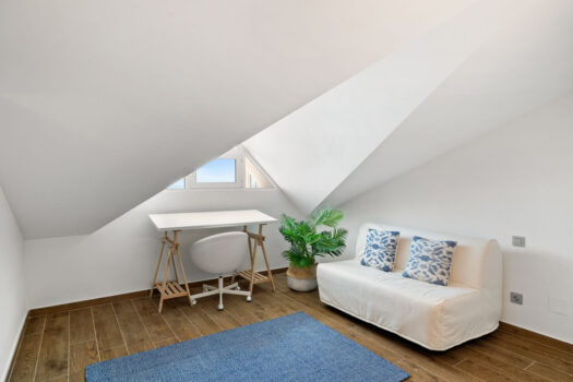 3 Bed Penthouse Apartment for sale in Estepona, Costa del Sol