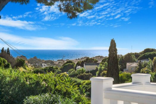 4 Bed Detached Villa for sale in Elviria, Costa del Sol