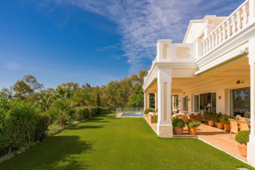 5 Bed Detached Villa for sale in Benahavis, Costa del Sol