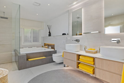 6 Bed Detached Villa for sale in Nueva Andalucia, Costa del Sol