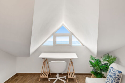 3 Bed Penthouse Apartment for sale in Estepona, Costa del Sol