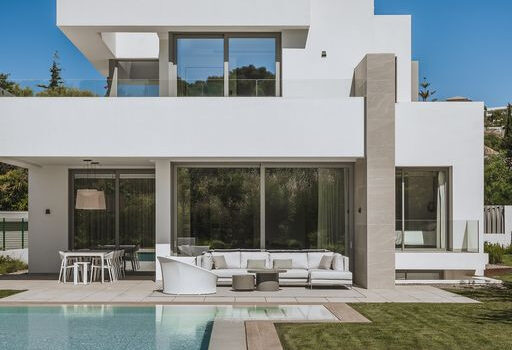 4 Bed Detached Villa for sale in Estepona, Costa del Sol