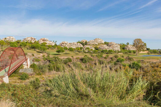 3 Bed Middle Floor Apartment for sale in Benahavis, Costa del Sol