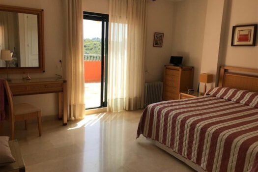 2 Bed Ground Floor Apartment for sale in Elviria, Costa del Sol