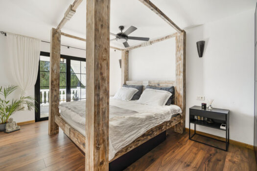 4 Bed Detached Villa for sale in Elviria, Costa del Sol