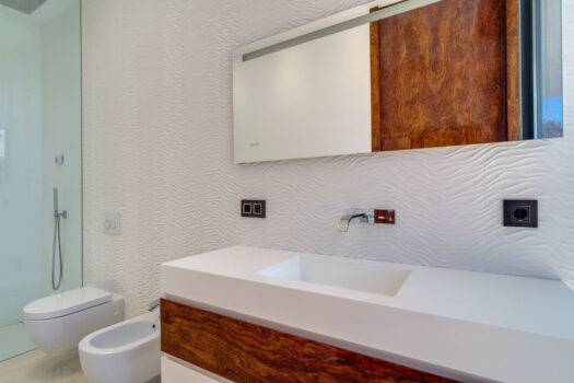 5 Bed Detached Villa for sale in Nueva Andalucia, Costa del Sol