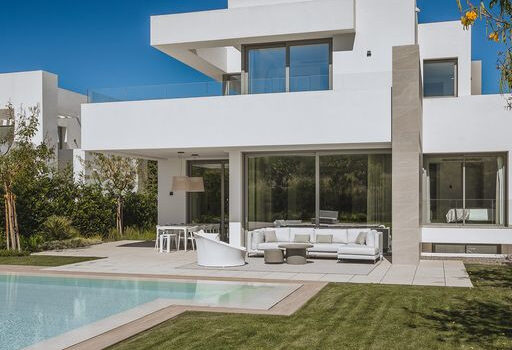 4 Bed Detached Villa for sale in Estepona, Costa del Sol