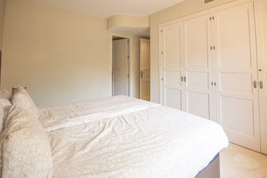 2 Bed Middle Floor Apartment for sale in Elviria, Costa del Sol