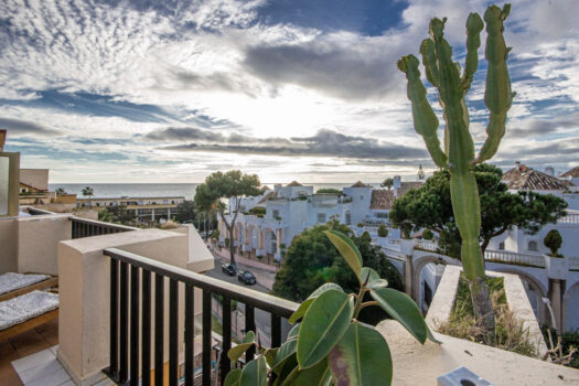 Middle Floor Studio for sale in Elviria, Costa del Sol