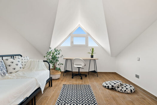 3 Bed Penthouse Apartment for sale in Estepona, Costa del Sol