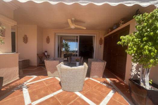 2 Bed Ground Floor Apartment for sale in Nueva Andalucia, Costa del Sol