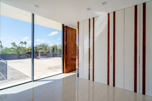 5 Bed Detached Villa for sale in Nueva Andalucia, Costa del Sol