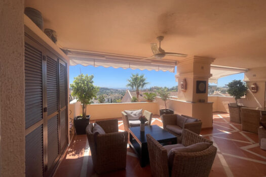 2 Bed Ground Floor Apartment for sale in Nueva Andalucia, Costa del Sol