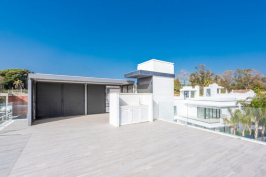 4 Bed Detached Villa for sale in The Golden Mile, Costa del Sol