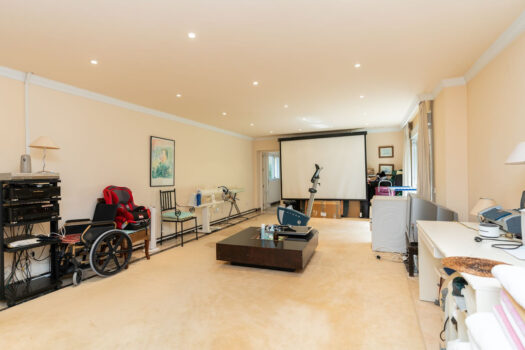 6 Bed Detached Villa for sale in Guadalmina Baja, Costa del Sol