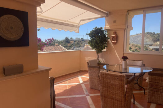2 Bed Ground Floor Apartment for sale in Nueva Andalucia, Costa del Sol
